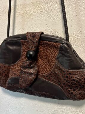 Textured Brown Leather Shoulder Bag with Decorative Button